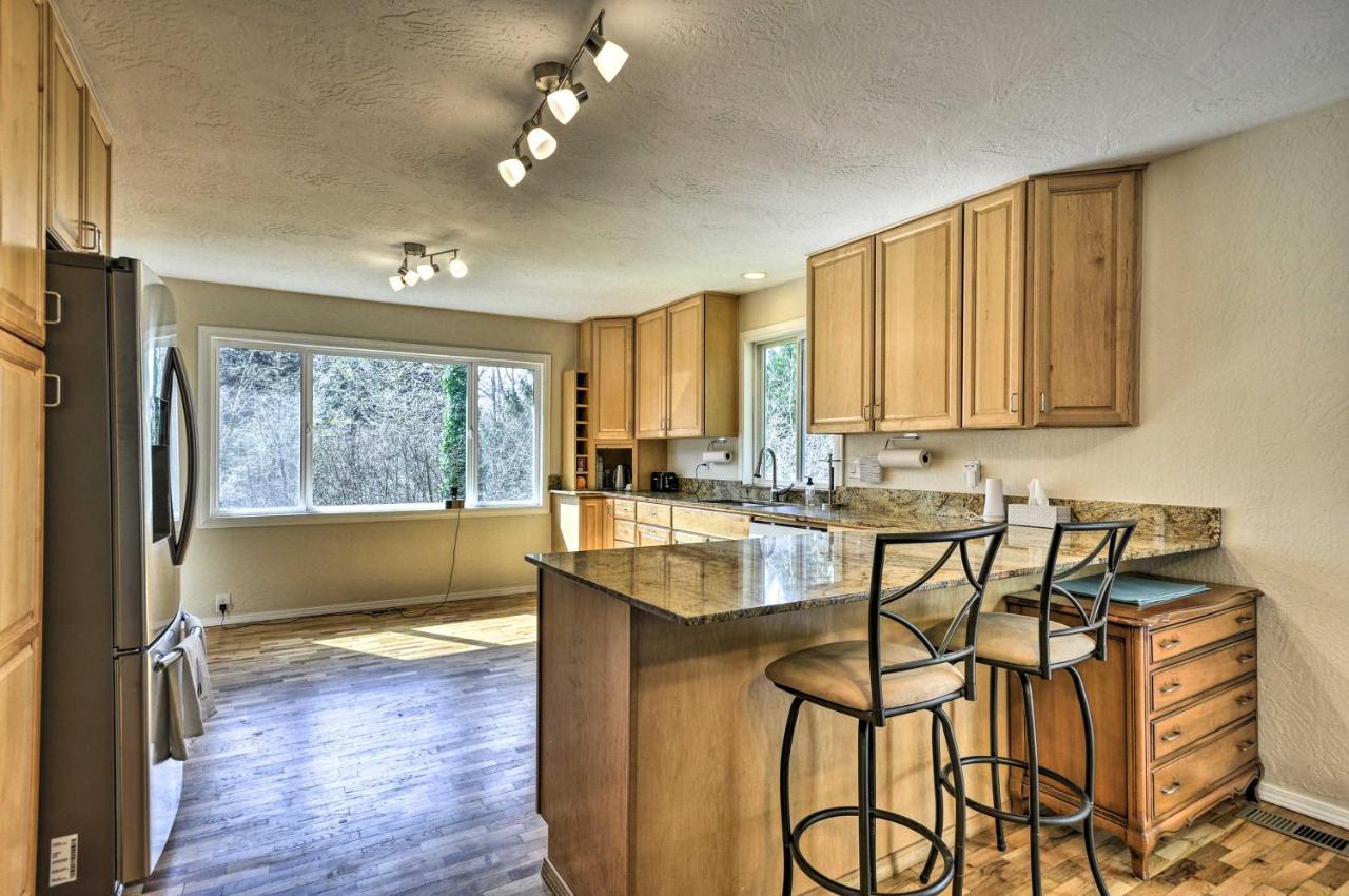 Charming Kelso Home With Proximity To Cowlitz River! Exterior photo
